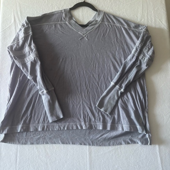 FP Movement by Free People Tops - NWOT SZ M Free people lavender V-Neck long sleeve top